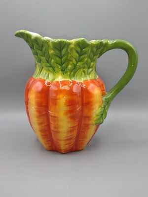 CARROTS PITCHER 9"