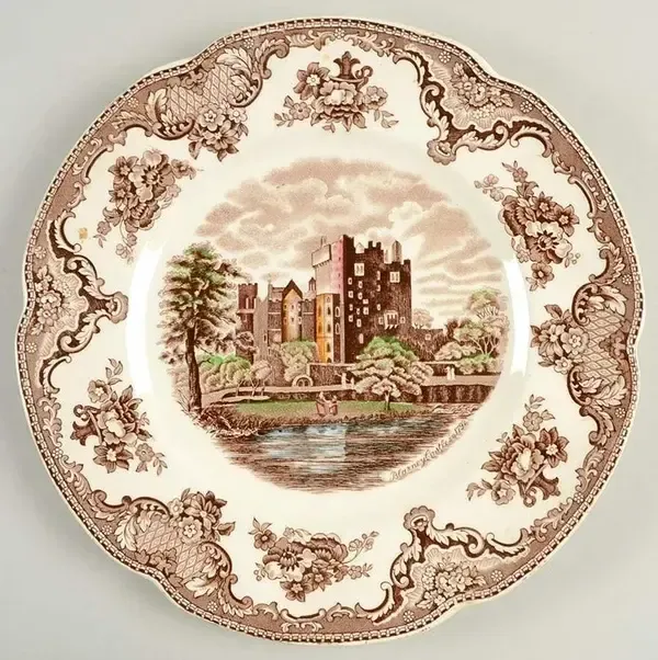 OLD BRITAIN CASTLE BROWN MULTICOLOR DINNER PLATE