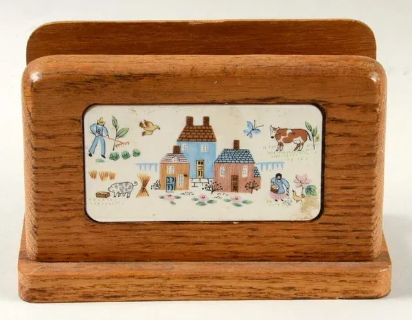 iNTERNATIONAL HEARTLAND WOOD NAPKIN HOLDER
