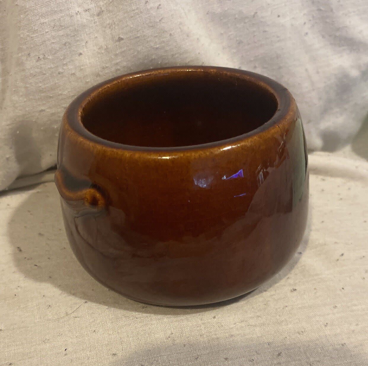 ROUND BROWN BEAN POT