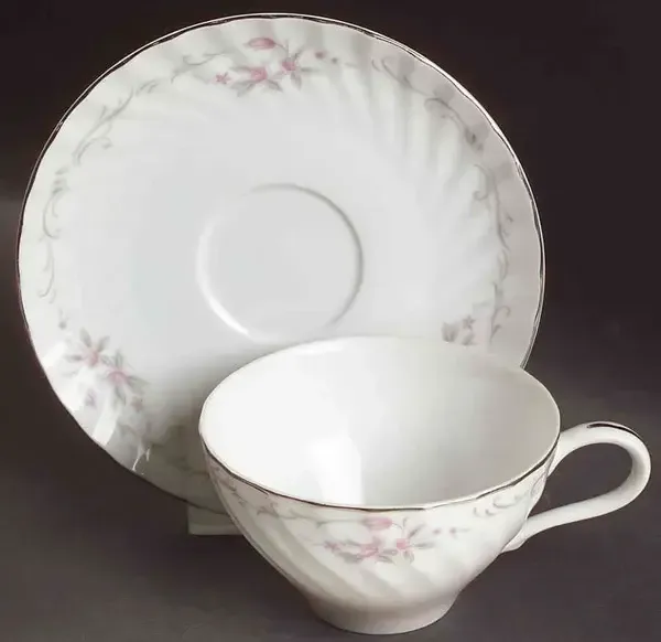GST1 FLAT CUP AND SAUCER