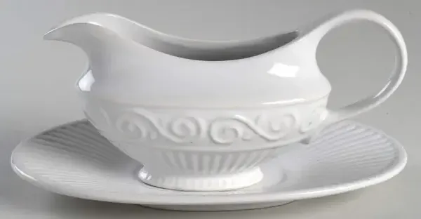 CLAREMONT GRAVY BOAT AND UNDER PLATE