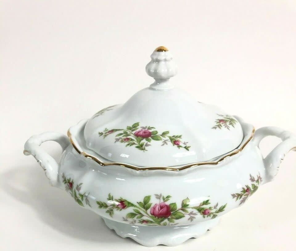 MOSS ROSE COVERED VEGETABLE DISH