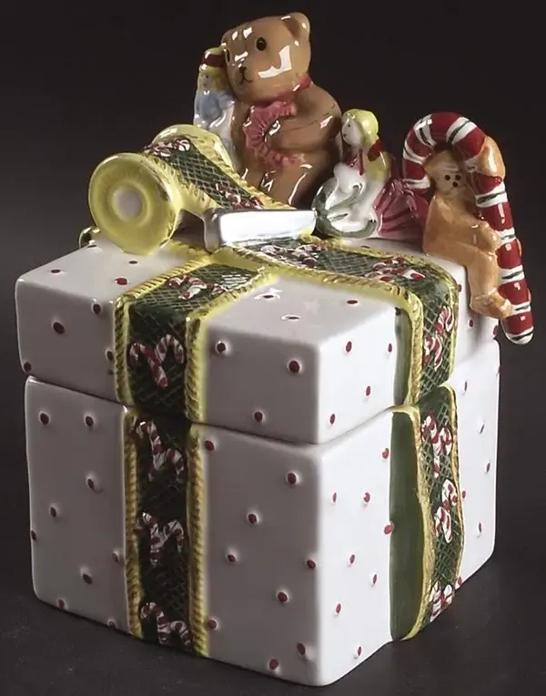 HAPPY HOLIDAYS CANDY BOX  PRESENT