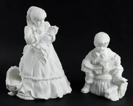 WINTER SILHOUETTES CHRISTMAS PRESENTS FIGURINES SET OF 2
