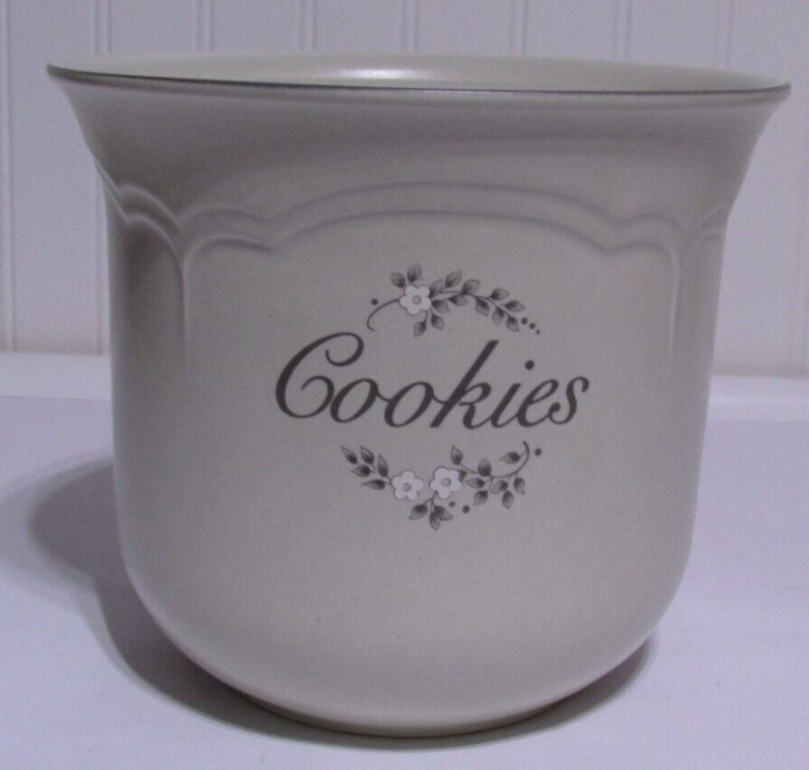 HEIRLOOM COOKIE JAR NO LID