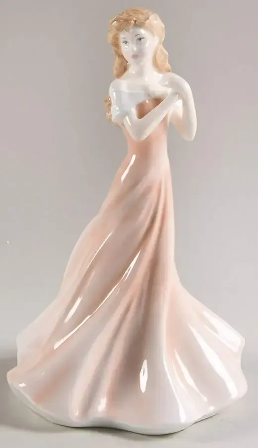 ROYAL DOULTON FIGURINE ALEXIS