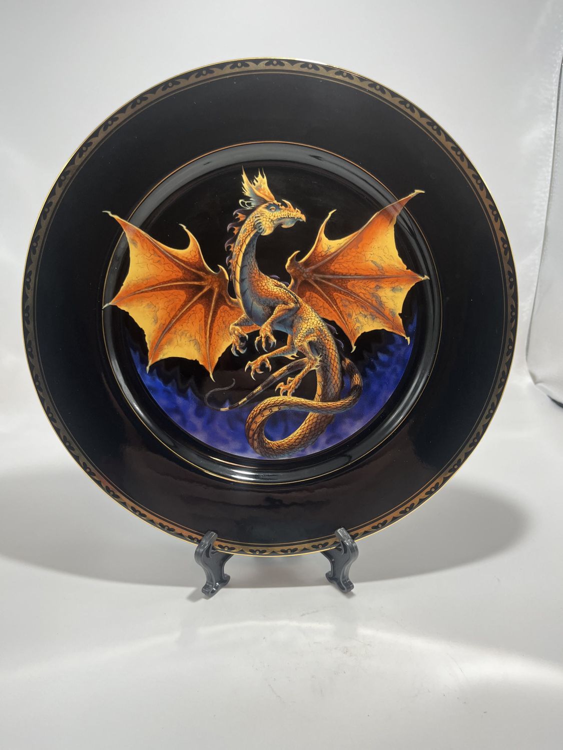 Dragon Dynasty 24k Gold Rim Fine China Rimmed Dinner Plate