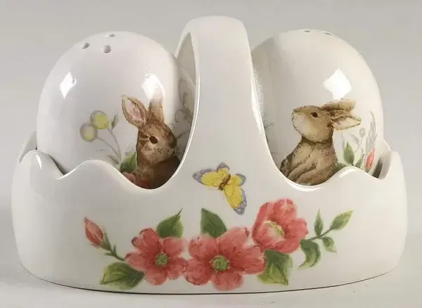 BUNNY W/FLOWERS SALT &amp; PEPPER W/HOLDER