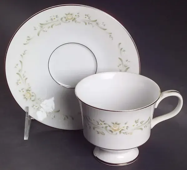 DEBUTANTE CUP &amp; SAUCER SET