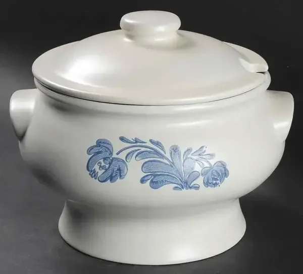 YORKTOWN TUREEN &amp; LID