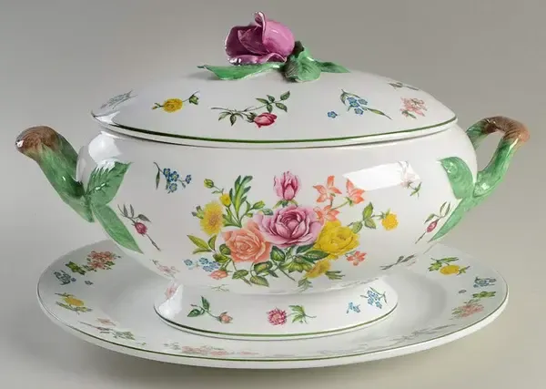 LE CORDON BLEU TUREEN W/LID