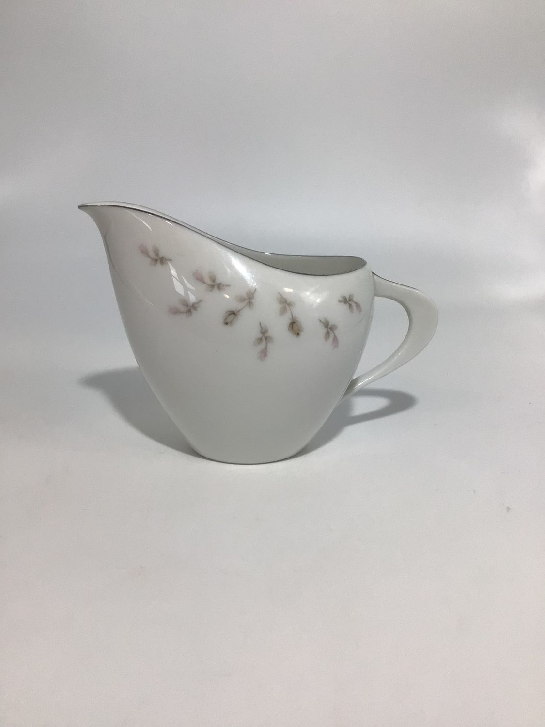 BOUTONNIERE CREAMER