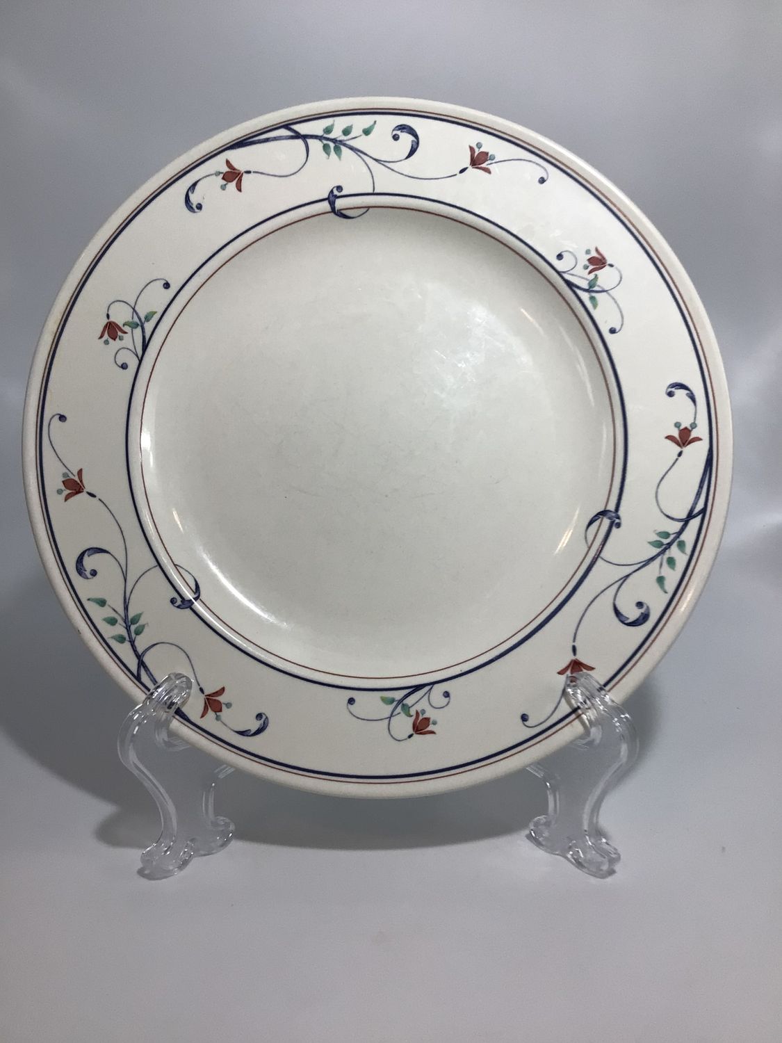 ANNETTE SALAD PLATE 8 1/4"