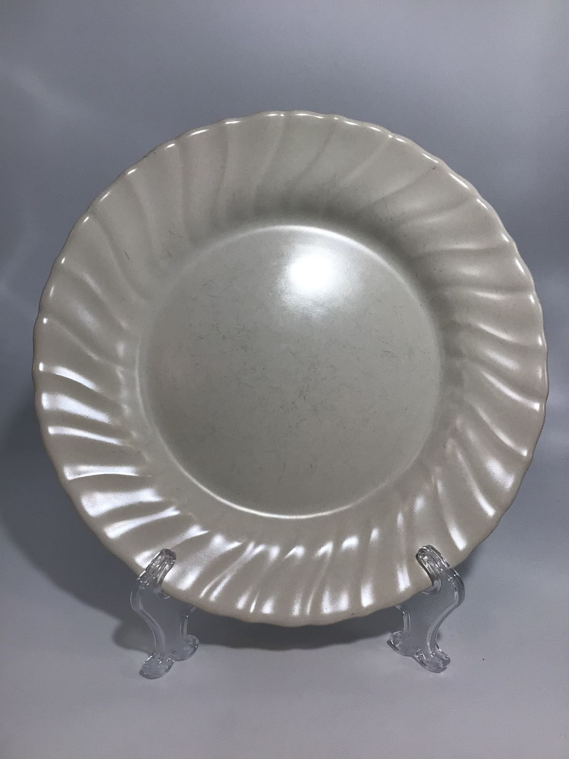 CORONADO OFF WHITE MATTE LUNCHEON PLATE