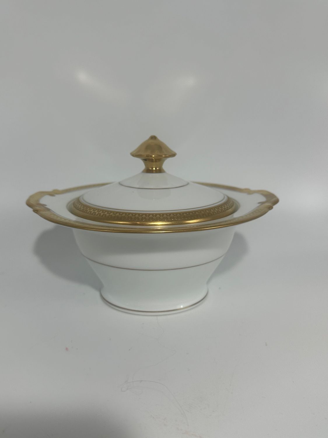PICKARD (PIC7) SUGAR BOWL &amp; LID