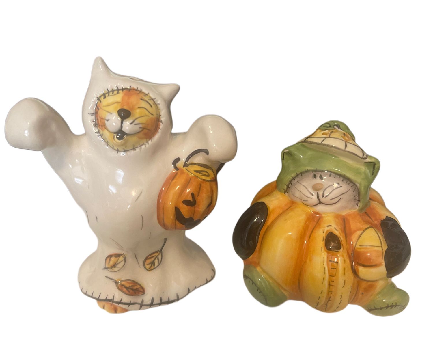 CLAYWORKS HALLOWEEN CATS SALT AND PEPPER SHAKERS