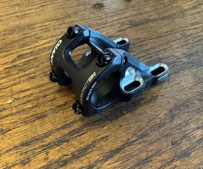 GIANT CONTACT DH 31.8 x 40-50