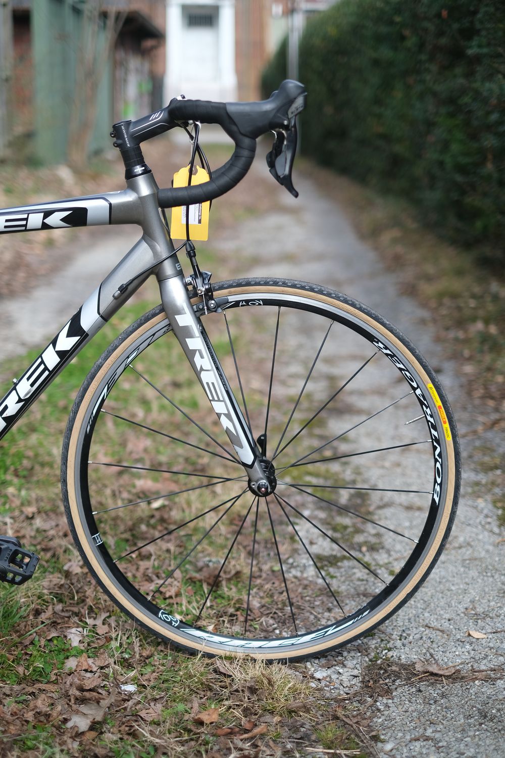 Trek 2.3 (medium/black/silver)