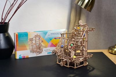 Marble Run Spiral Hoist