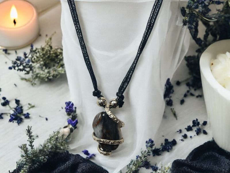 Agate Tumbled Stone Pendant Necklace