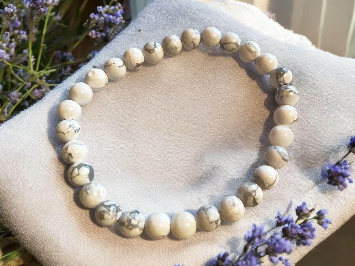 Howlite Bracelet 6 mm