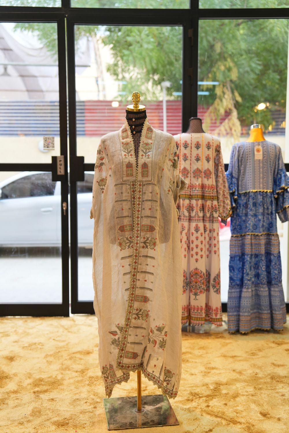 Free Size Special Embroidery Linen Bisht Length 48&quot;