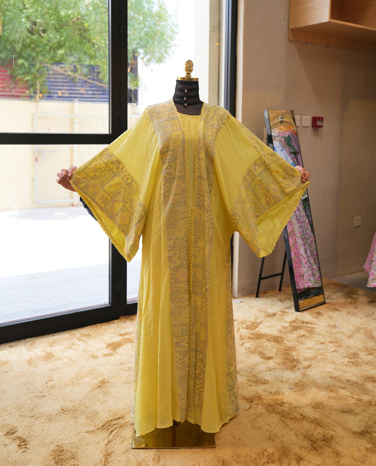 L/XL 2 Piece Special Dress Embroidery Length : 54&quot;