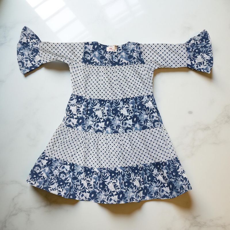 6-7 Year Blue And White Moon Printed Cotton Girls Dress 38&quot; Long Jalabiya