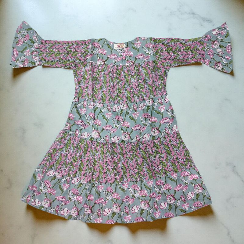 8-9 Year Gray And Pink Moon Printed Cotton Girls Dress 42&quot; Long Jalabiya
