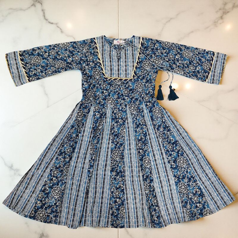 8-9 Year Priam Printed Cotton Girls Dress 42&quot; Long Jalabiya