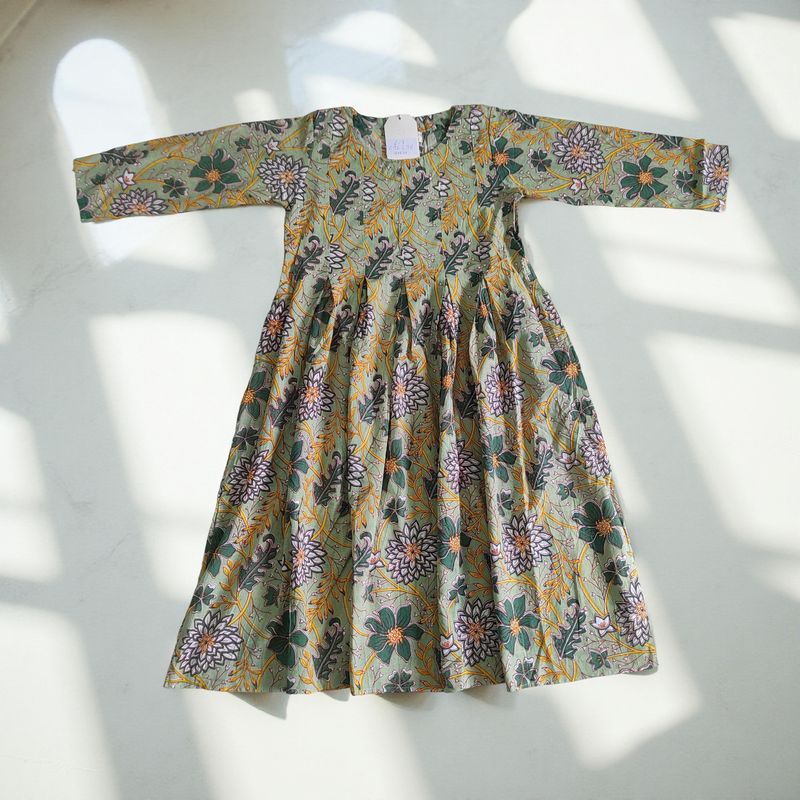 6-7  Year Ruby Green Printed Cotton Girls Dress 38&quot; Long Jalabiya
