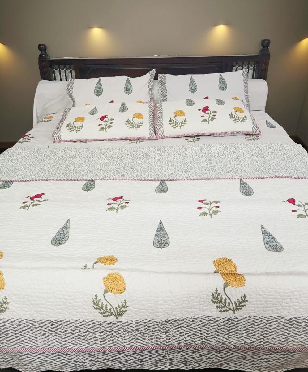Palm Luxury- King Size Bedding Set: Bedsheet + Bedcover + 4 Pillows