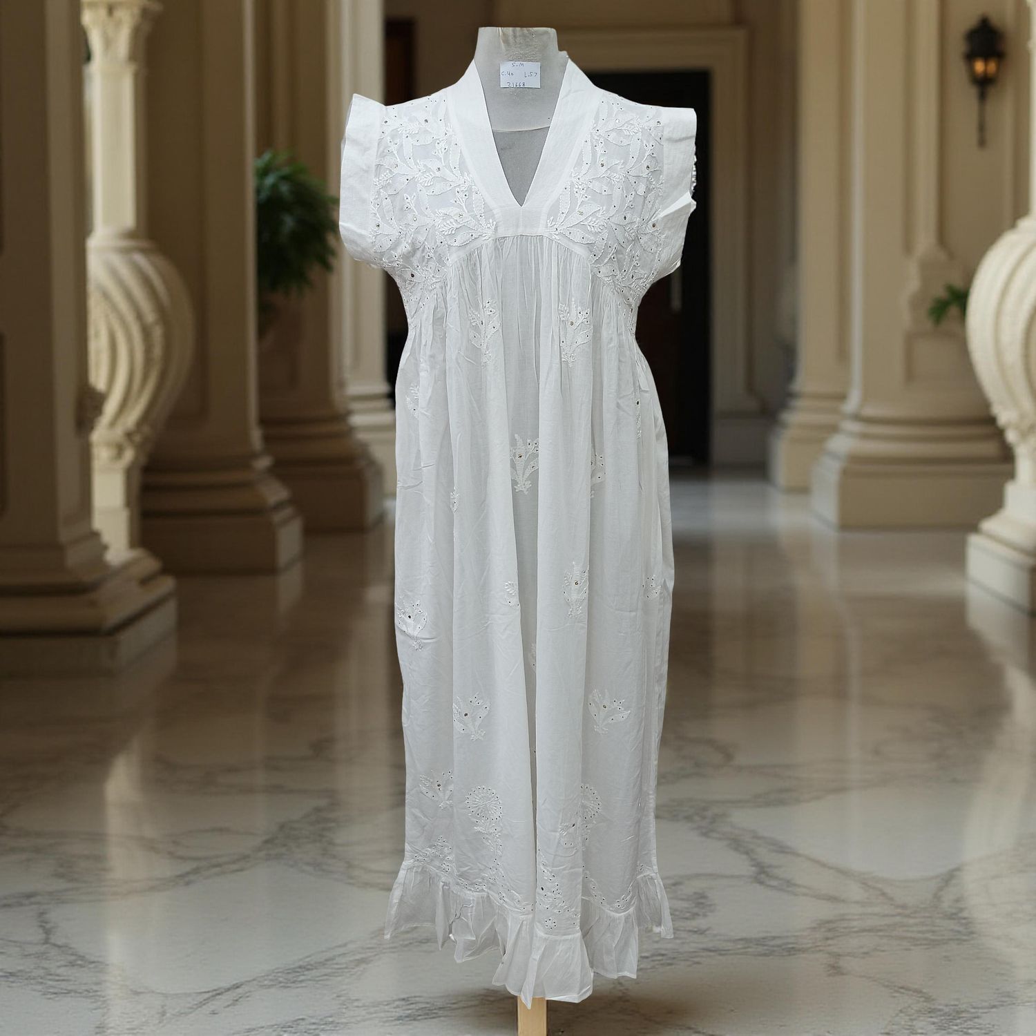 L/XL Amani White Embroidery Cotton Dress 57&quot; Short Sleeves Jalabiya