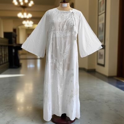L/XL Cindrella embroidery Cotton Dress 57&quot; Long Jalabiya