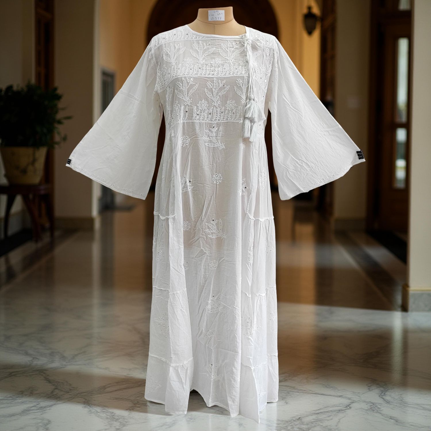 L/XL Cindrella embroidery Cotton Dress 57&quot; Long Jalabiya