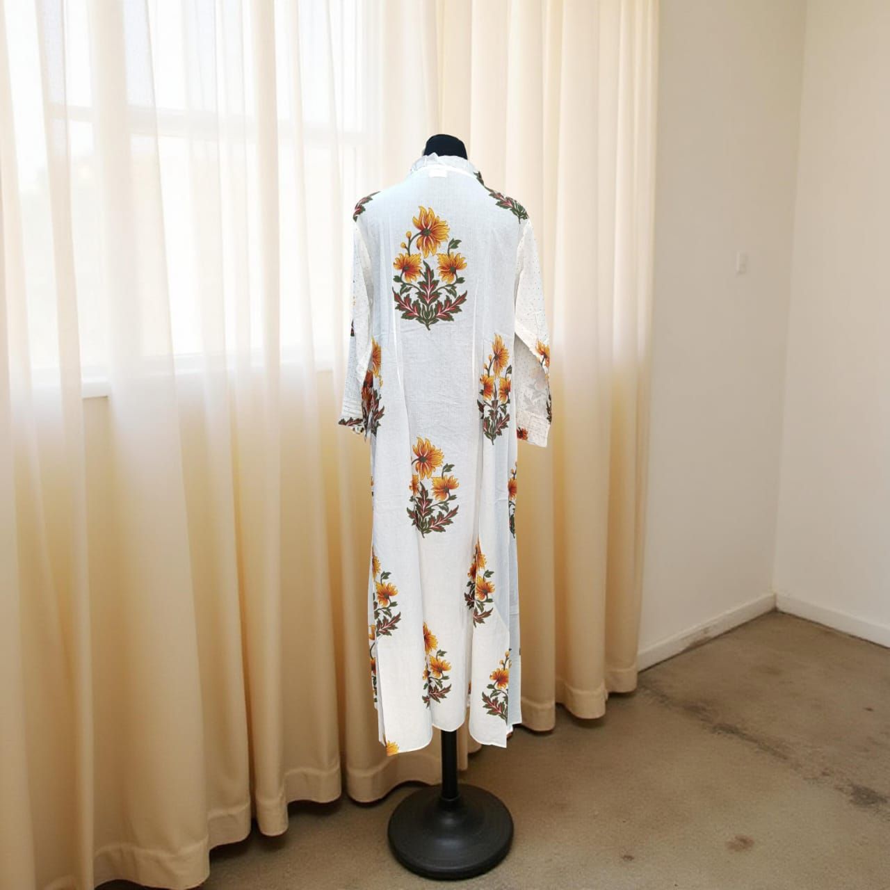 L/XL Sparrow Crystal Printed Cotton Dress 𝟤̶𝟢̶𝟢̶ 100 AED