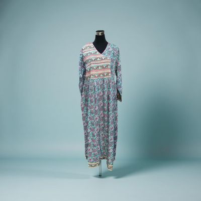 L/XL Daisy Cotton Printed Dress 𝟤̶𝟢̶𝟢̶ 100 AED