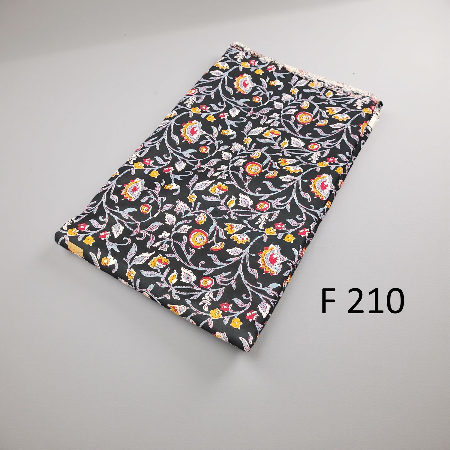 4 Meters Cotton Fabric F210