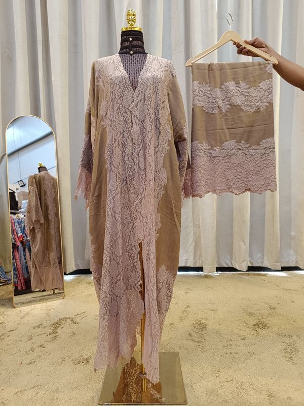 Cashmere Bhist With Sheila