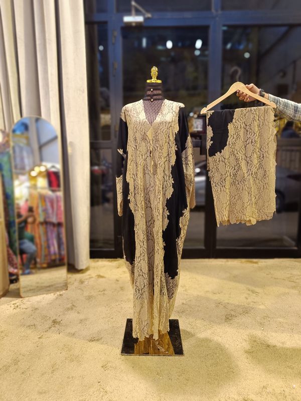 Cashmere Bhist With Sheila