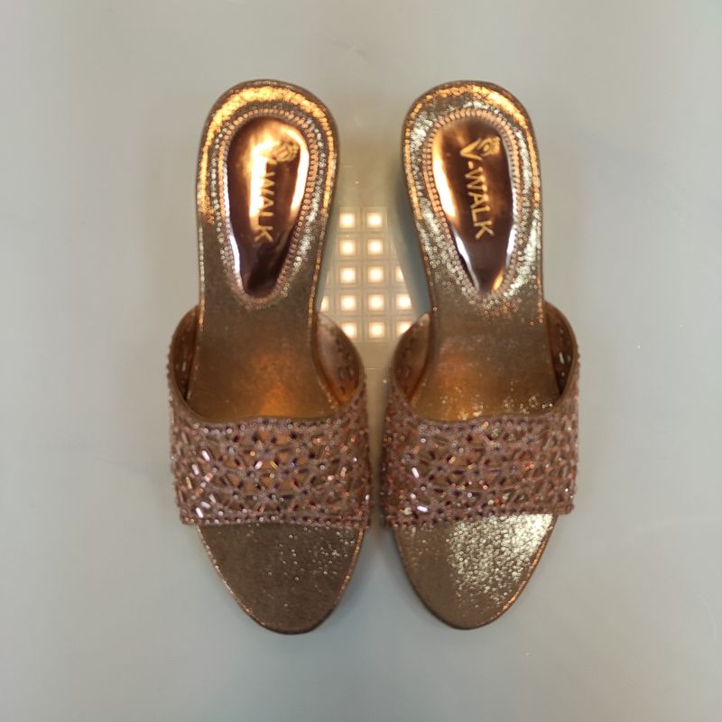 Indian sleeper Size 35