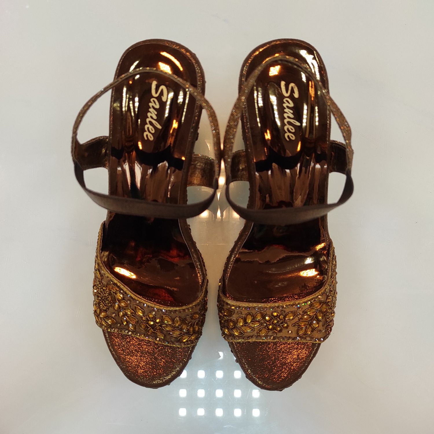 Indian sleeper Size 35