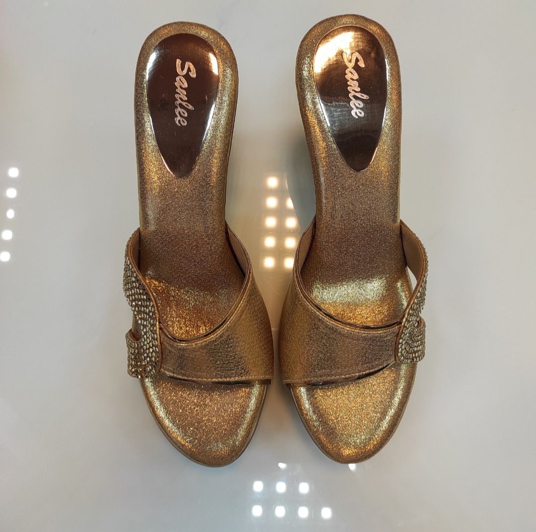 Indian sleeper Style  Size 39