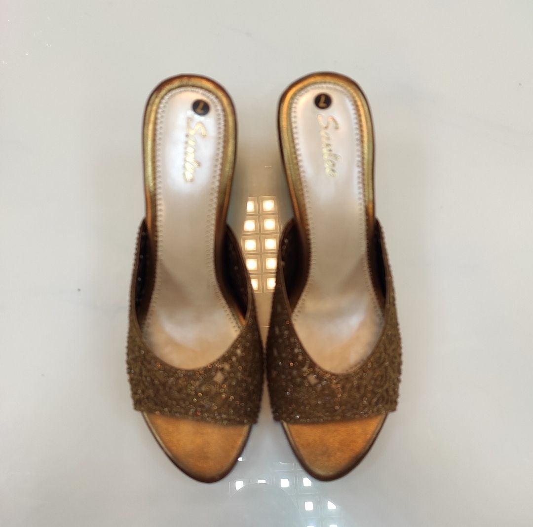 Indian sleeper Style  Size 39