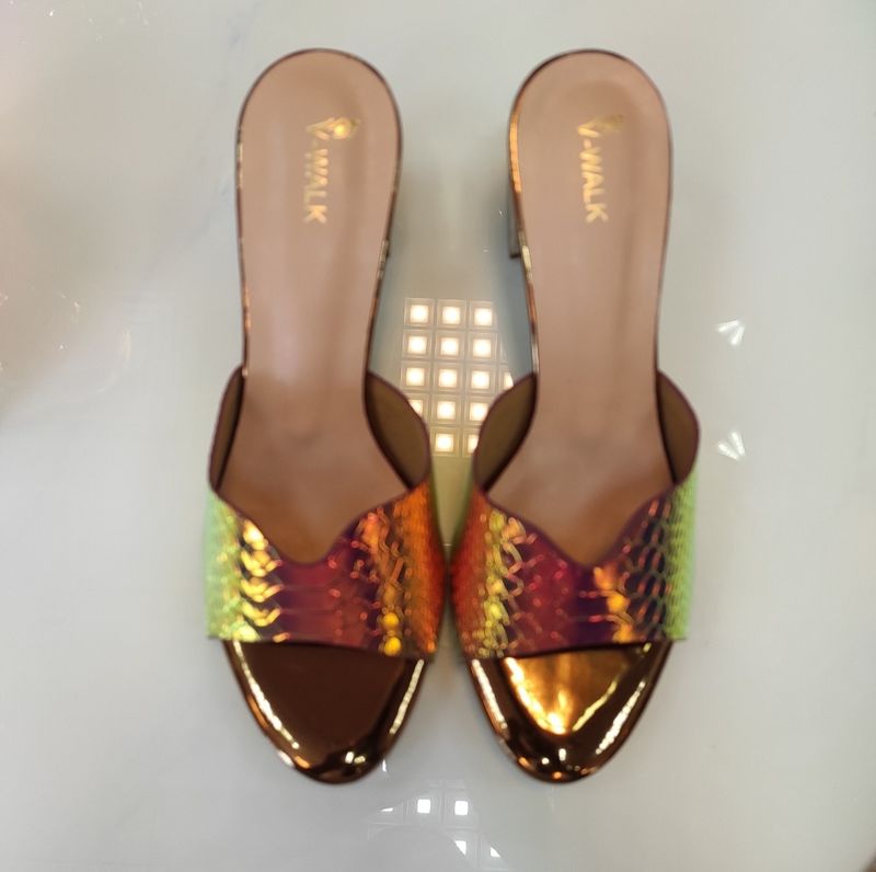 Indian sleeper Style  Size 39