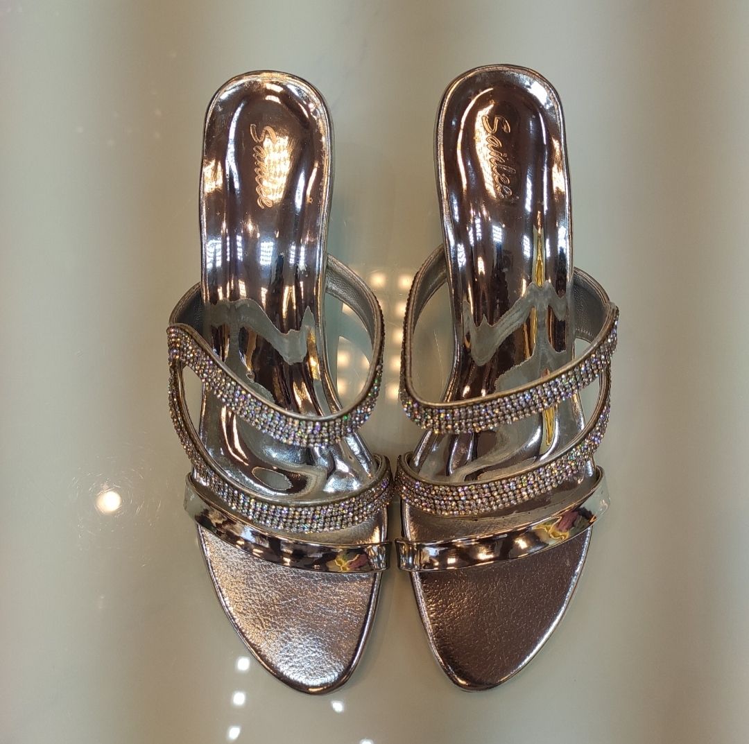 Indian sleeper Style  Size 39