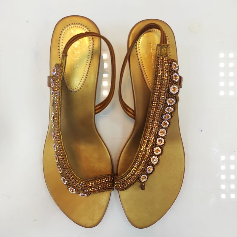 Indian sleeper Style  Size 39