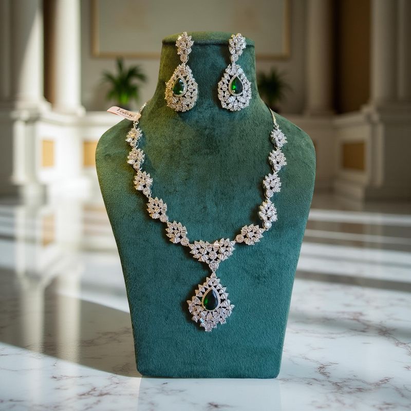 Luxury Kundan Necklace set with Earrings JW44