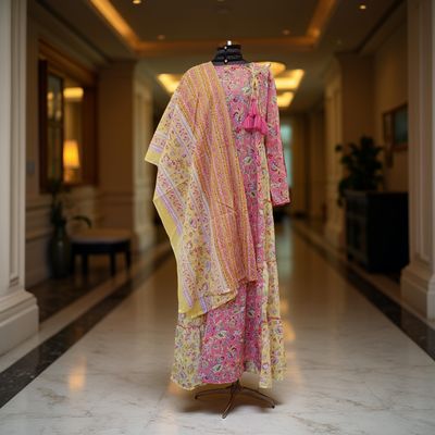 Cindrella With Sheila 200 AED